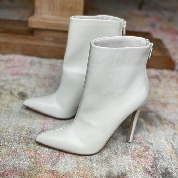 Just Fab White Annabella Booties - Picture 2 of 5